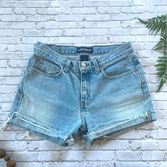 LONDONJEAN Pants - London Jean Women’s High Waist Light Wash Distressed Hem Shorts Blue Size 4 Y2K
